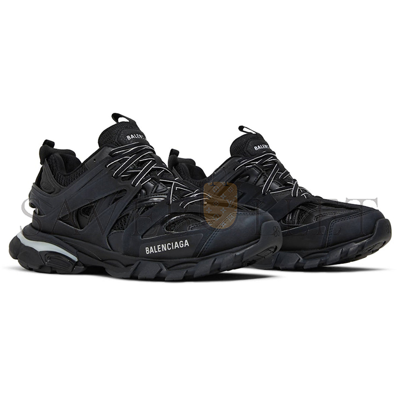 Ba*len*cia*ga track led sneaker 555036w2gb11000